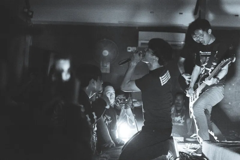Fabric Over Frequencies: How Band Merch Became the Real Money Machine